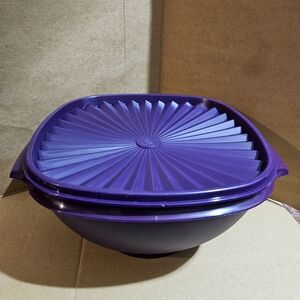 Tupperware Servalier Bowl